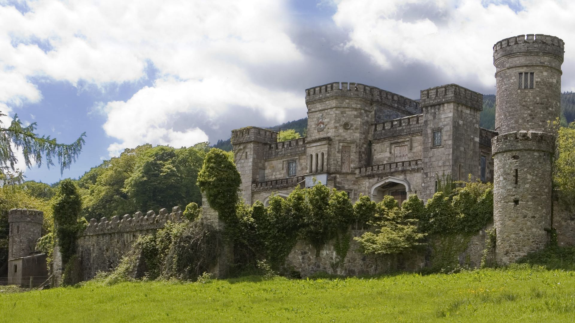 History of Killeavy Castle.